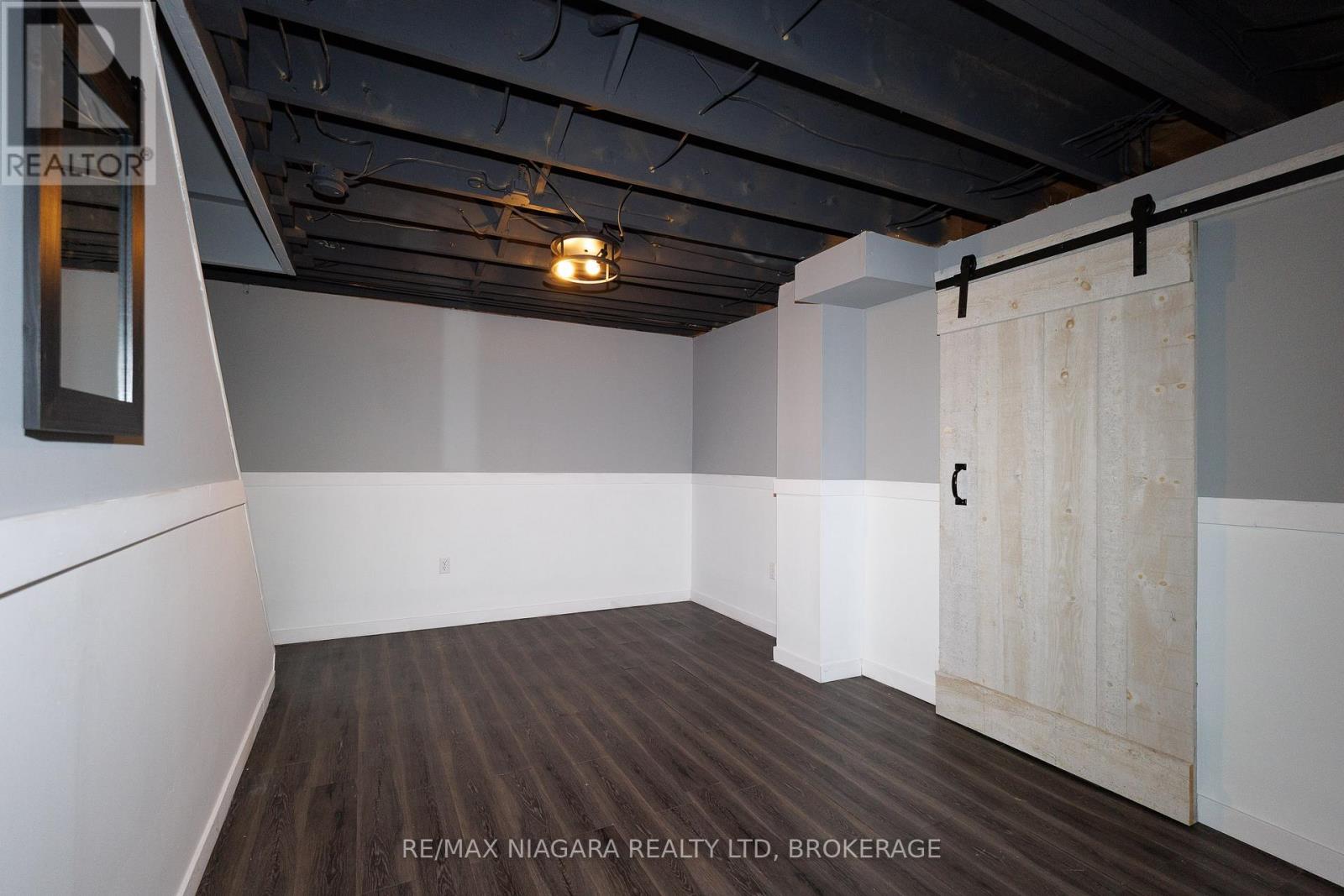 664 LAKEVIEW ROAD - 30