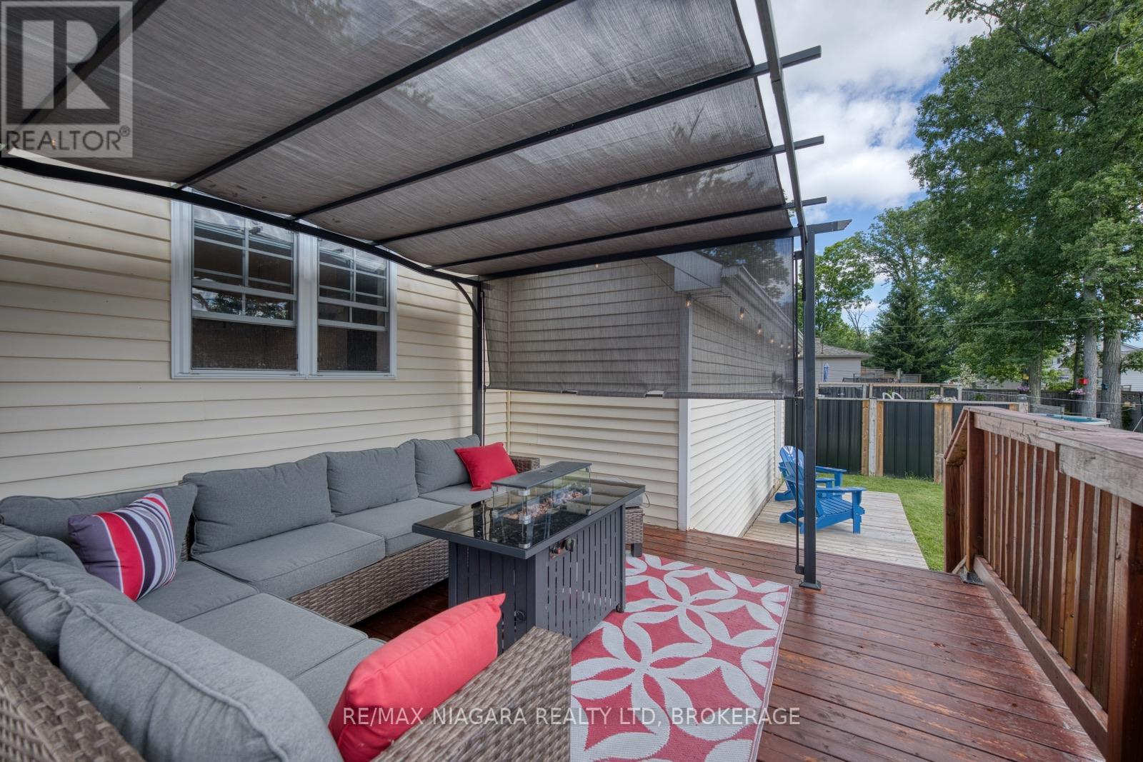 664 LAKEVIEW ROAD - 34