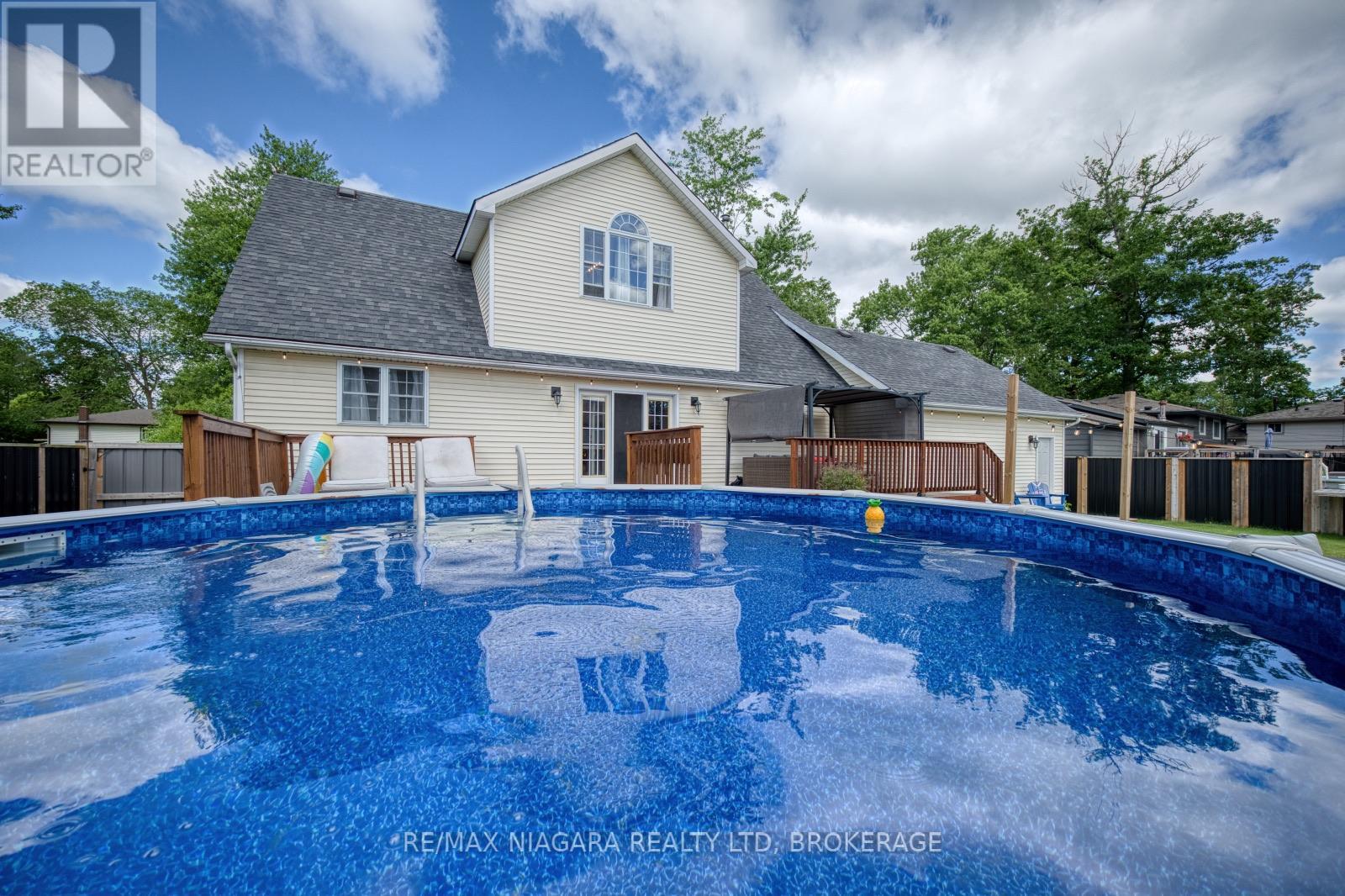 664 LAKEVIEW ROAD - 37
