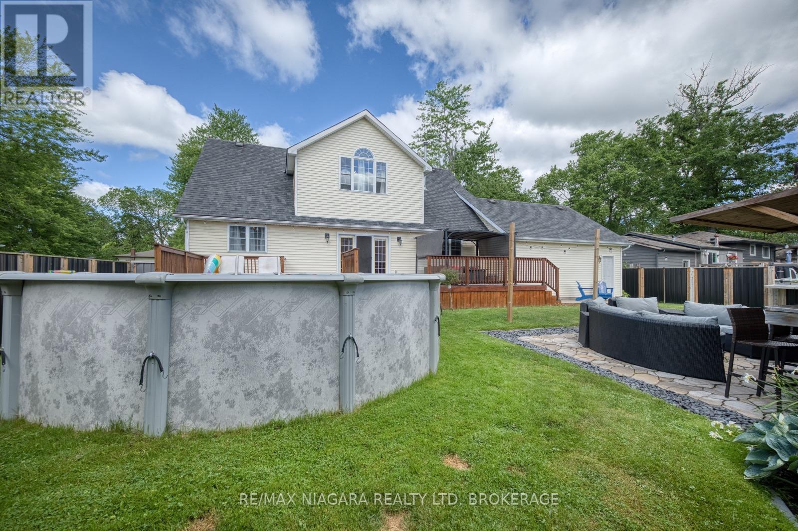 664 LAKEVIEW ROAD - 39