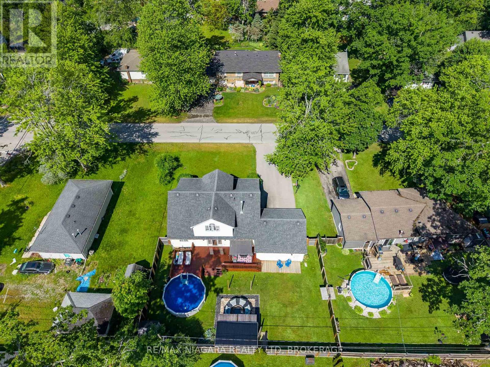664 LAKEVIEW ROAD - 46