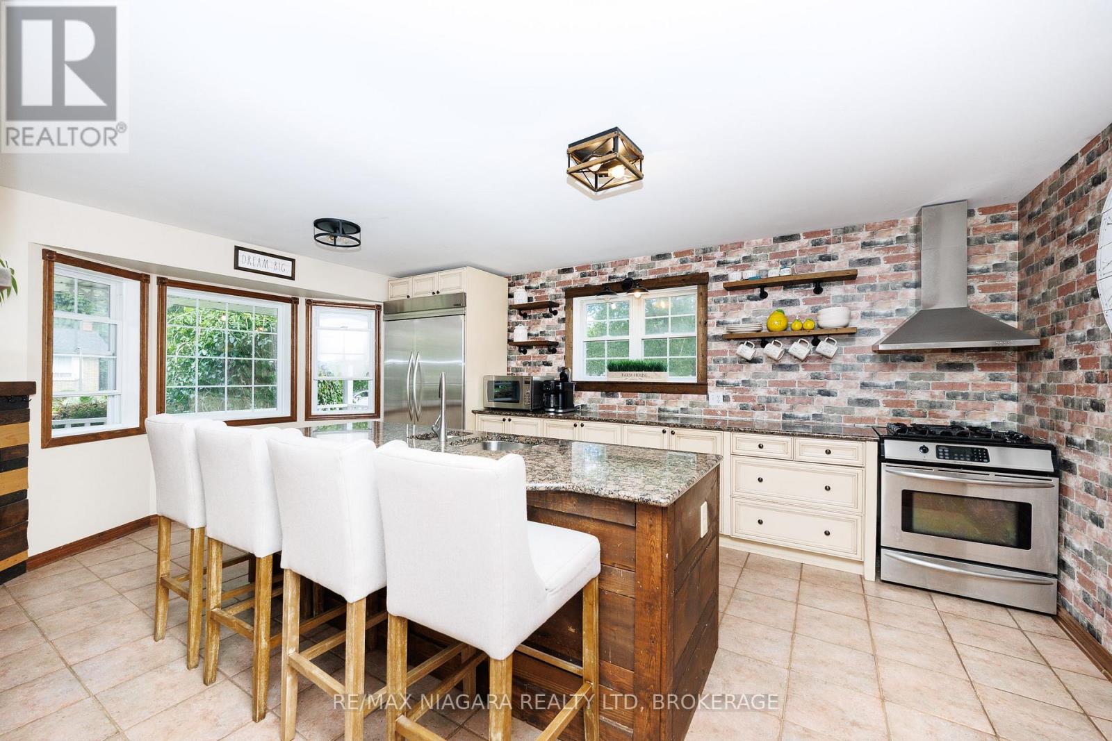 664 LAKEVIEW ROAD - 5