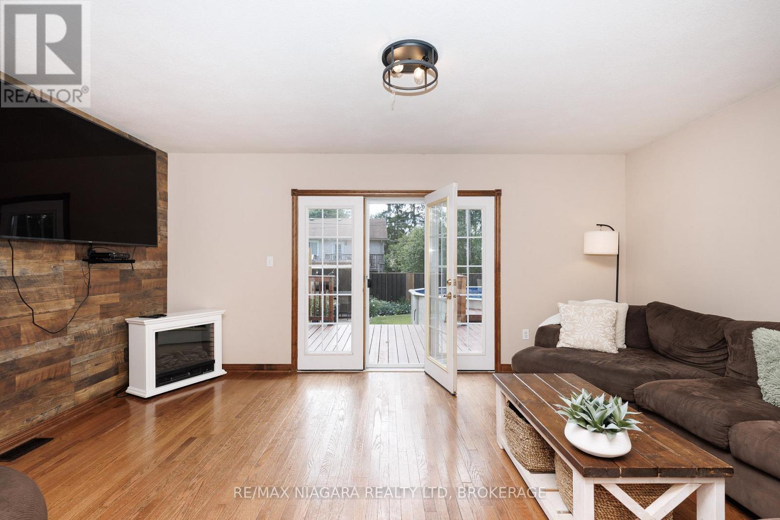 664 LAKEVIEW ROAD - 9