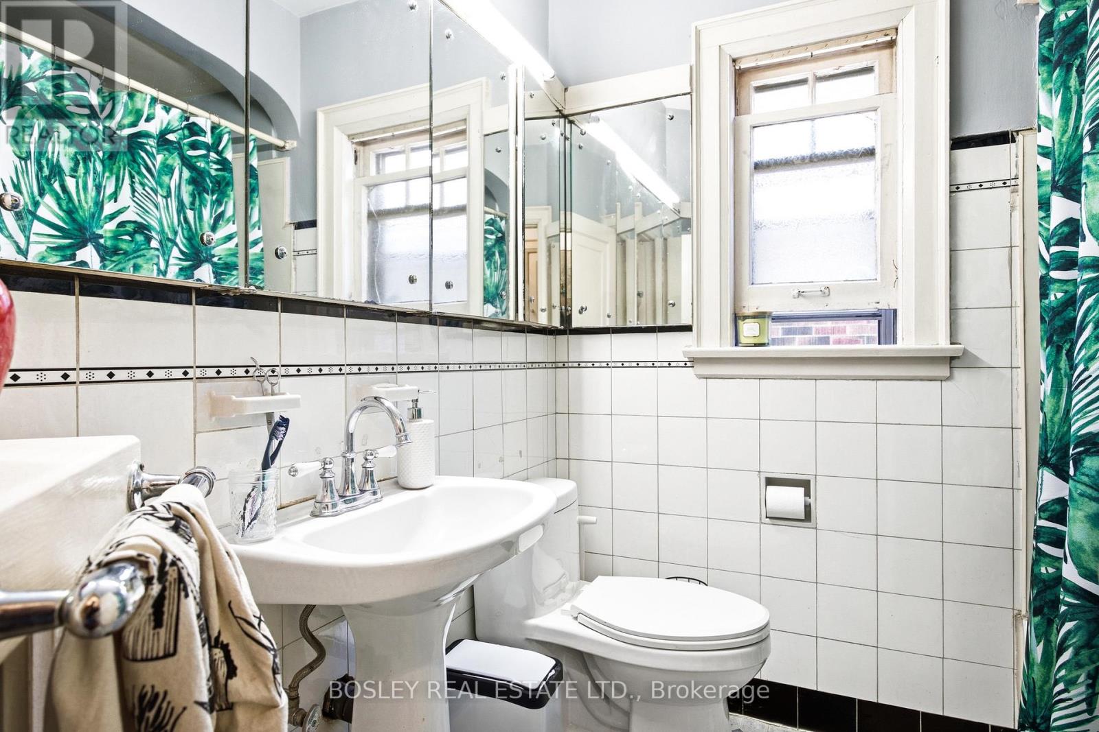 71 DELEMERE AVENUE - 17