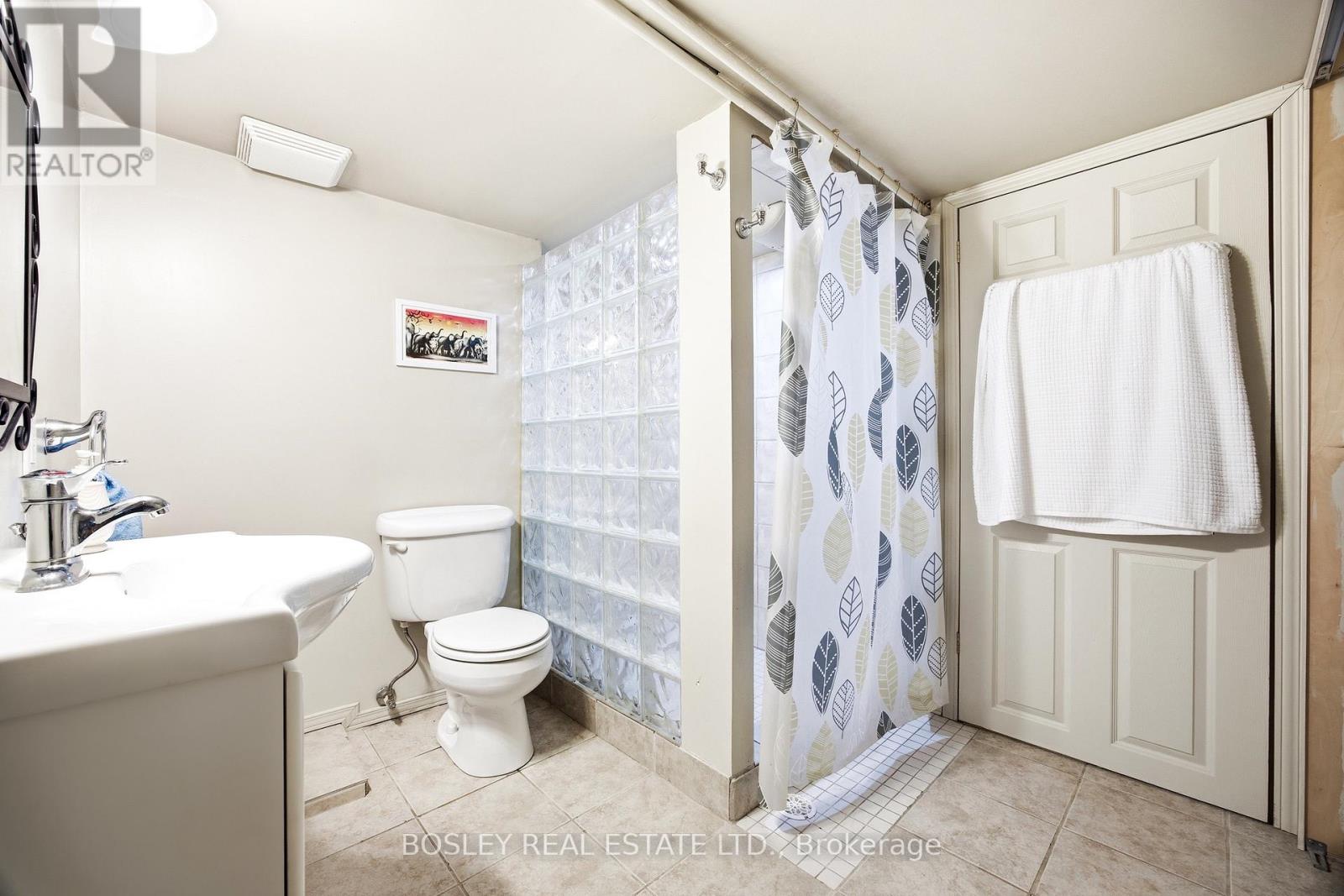 71 DELEMERE AVENUE - 39