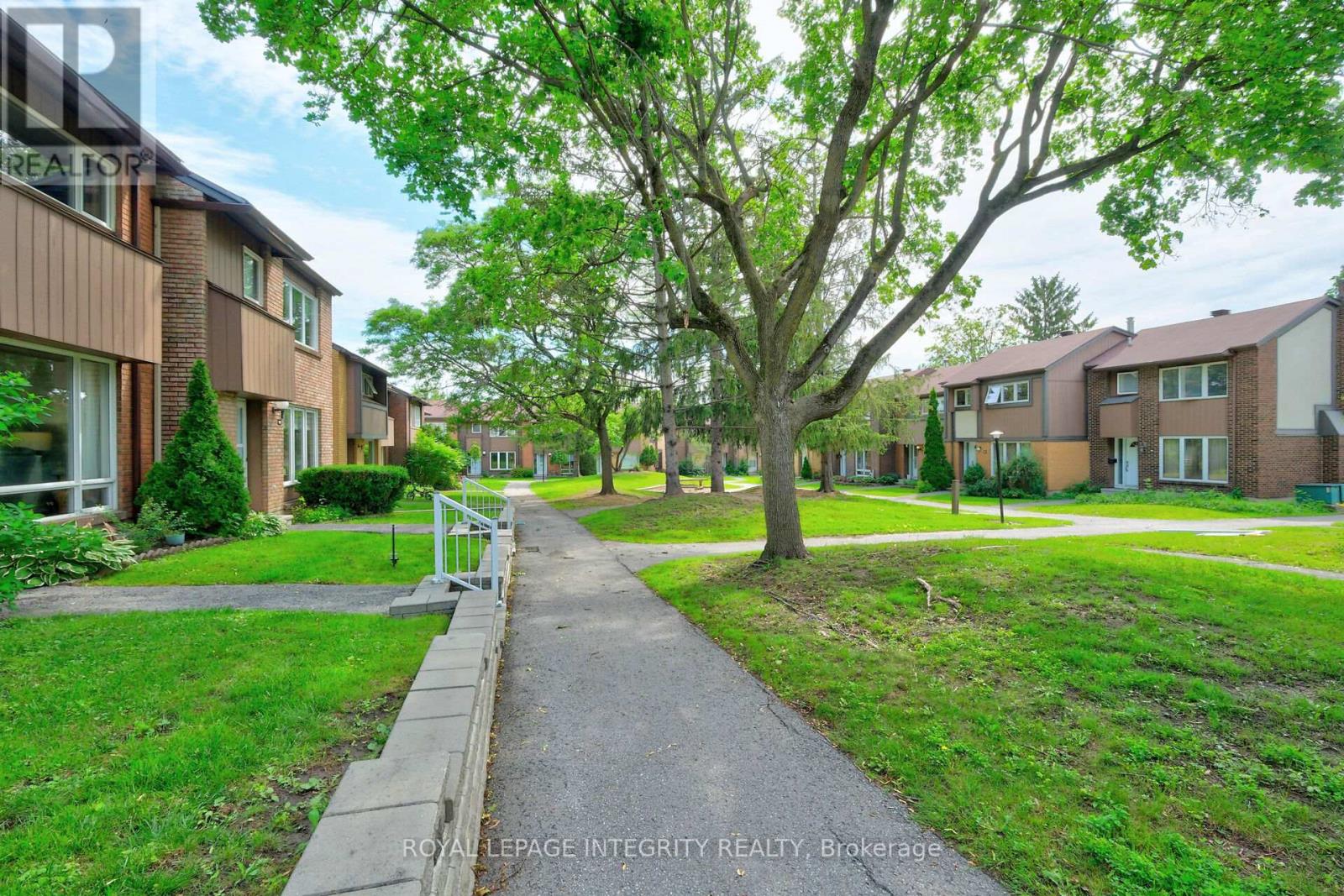 3 Bed, 2 Bath House for Sale in Ottawa – 89 – 2111 MONTREAL ROAD, Ottawa – MLS# X13459612 - Image 42