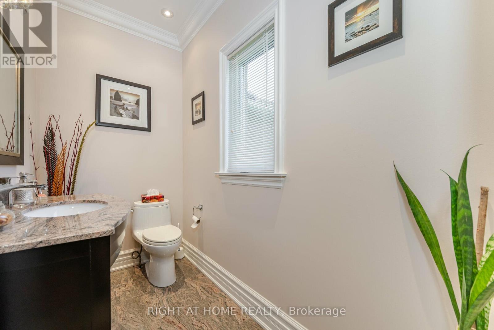 6 LORD DUNCAN COURT - 18