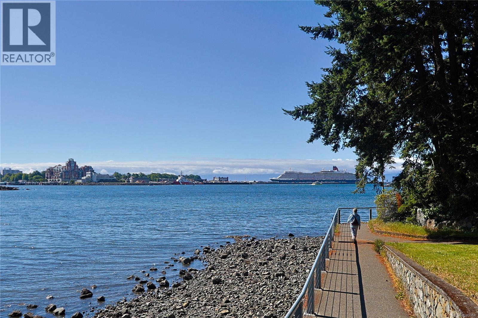 114 724 Sea Terrace, Victoria