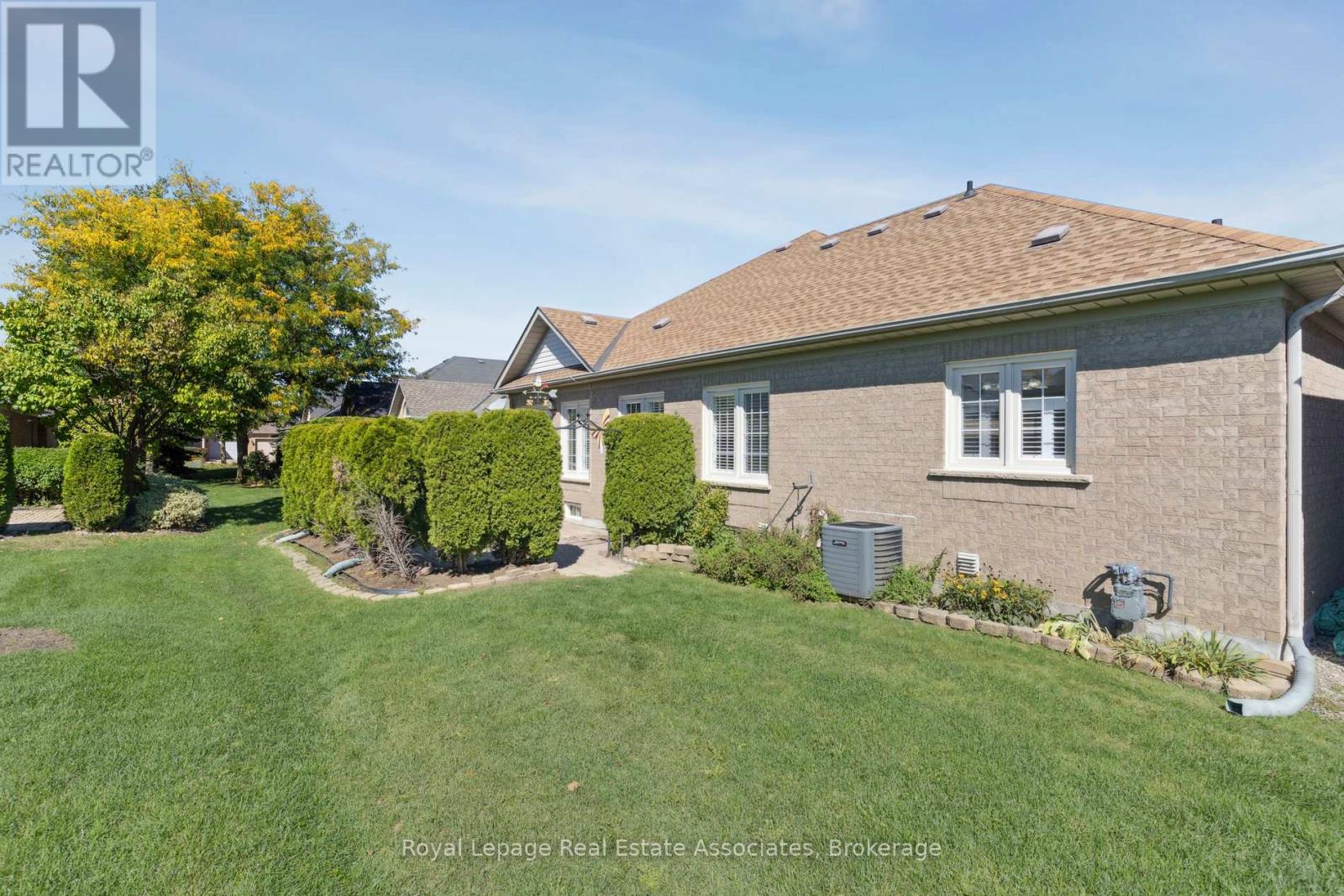 7 POWDER MILL COURT - 36