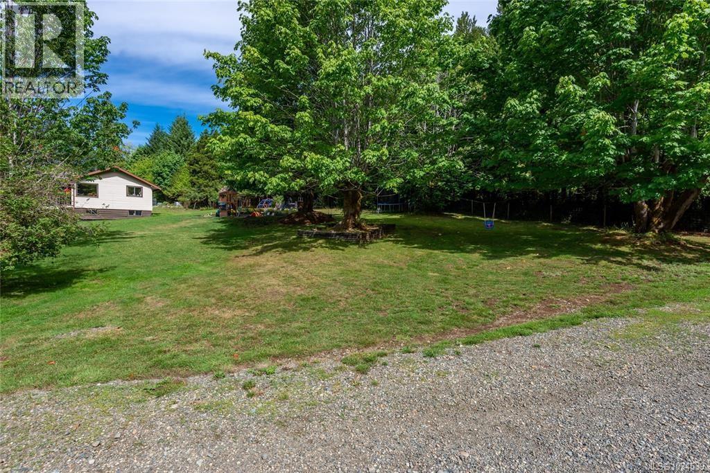 973 Island Hwy - 52