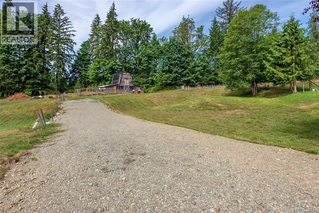 973 Island Hwy - 63