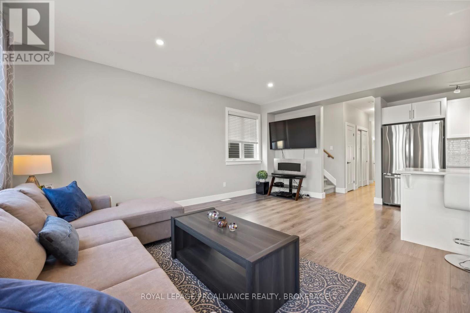 186 DR RICHARD JAMES CRESCENT - 11