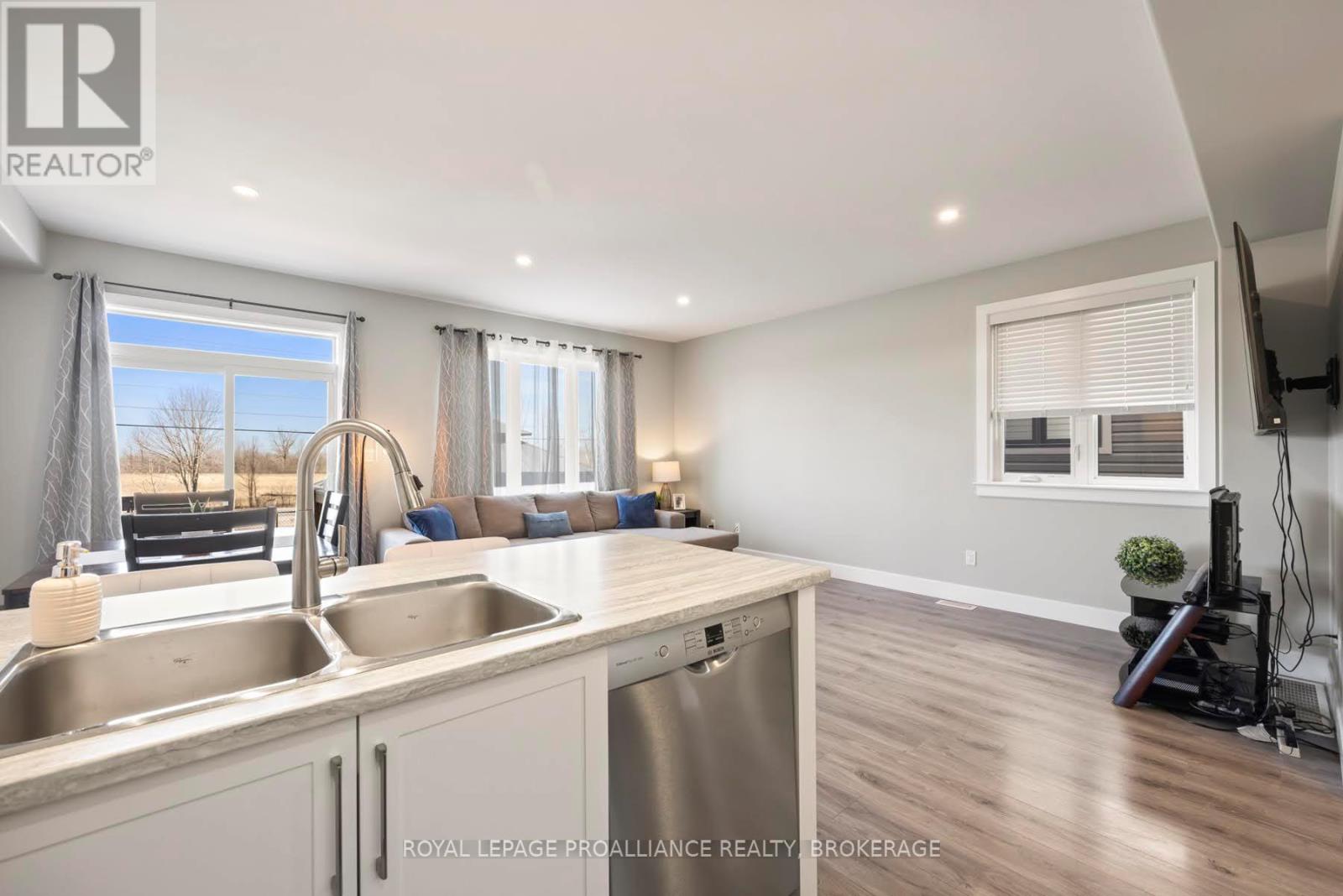 186 DR RICHARD JAMES CRESCENT - 14