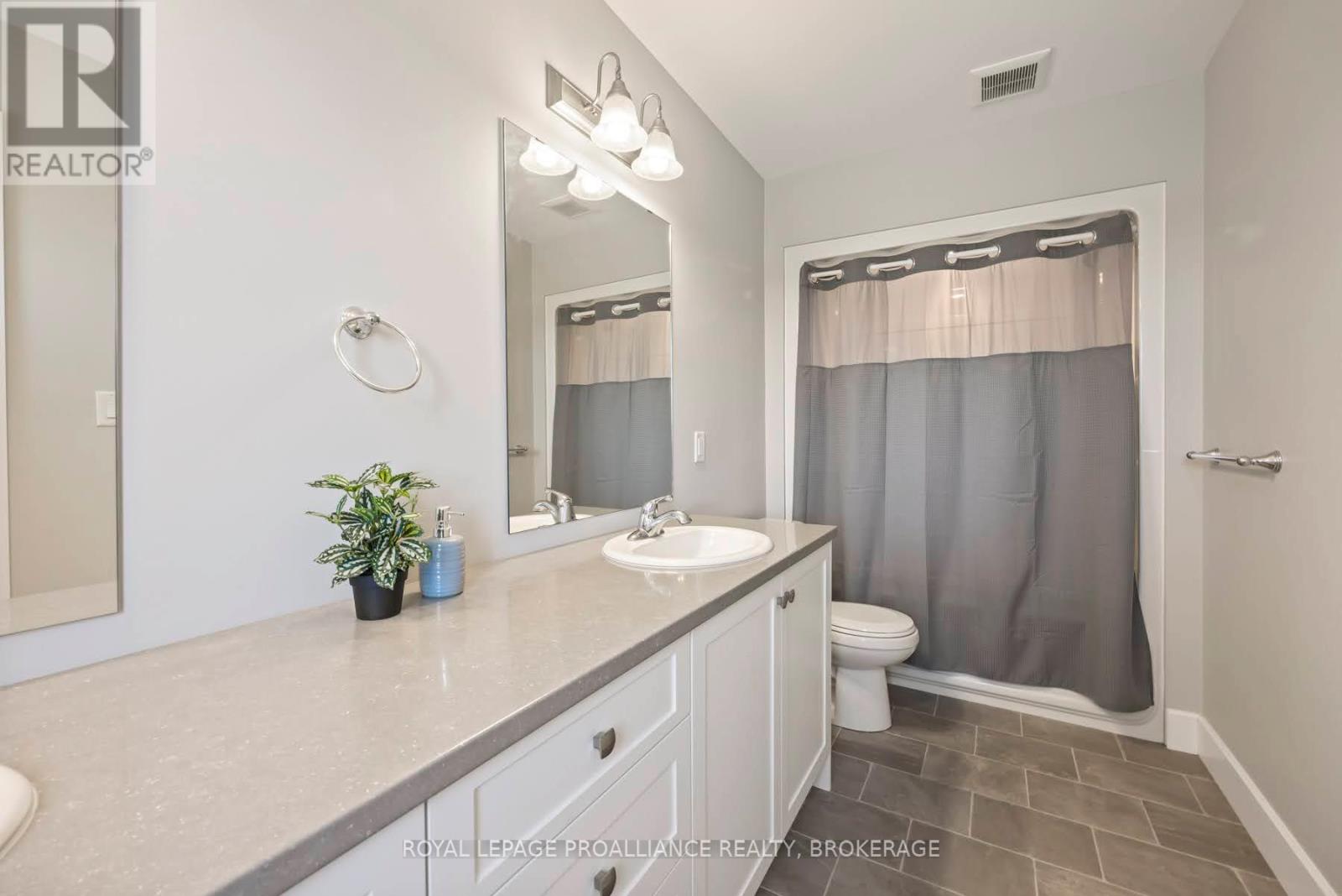 186 DR RICHARD JAMES CRESCENT - 24