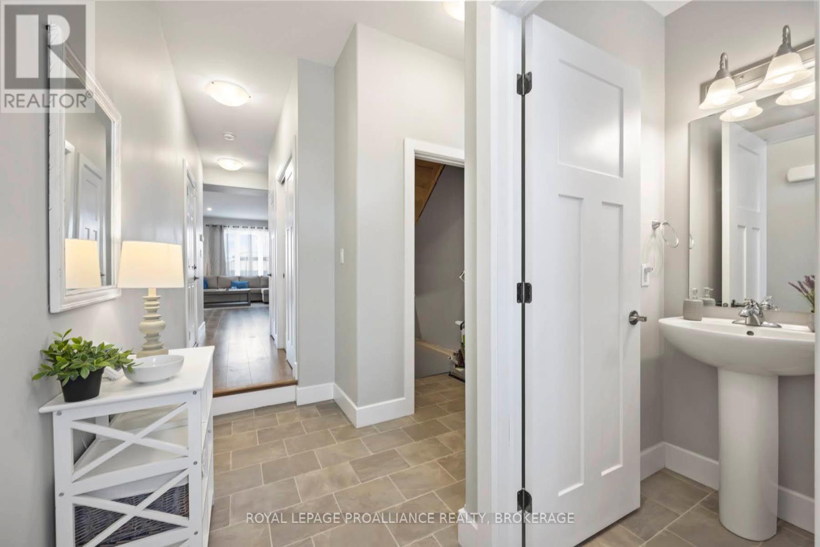 186 DR RICHARD JAMES CRESCENT - 7