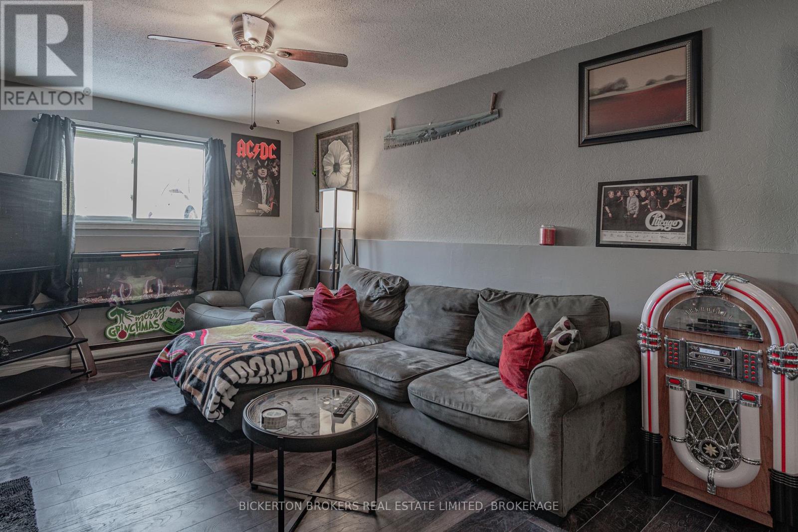 #101 540 TALBOT PLACE - 11