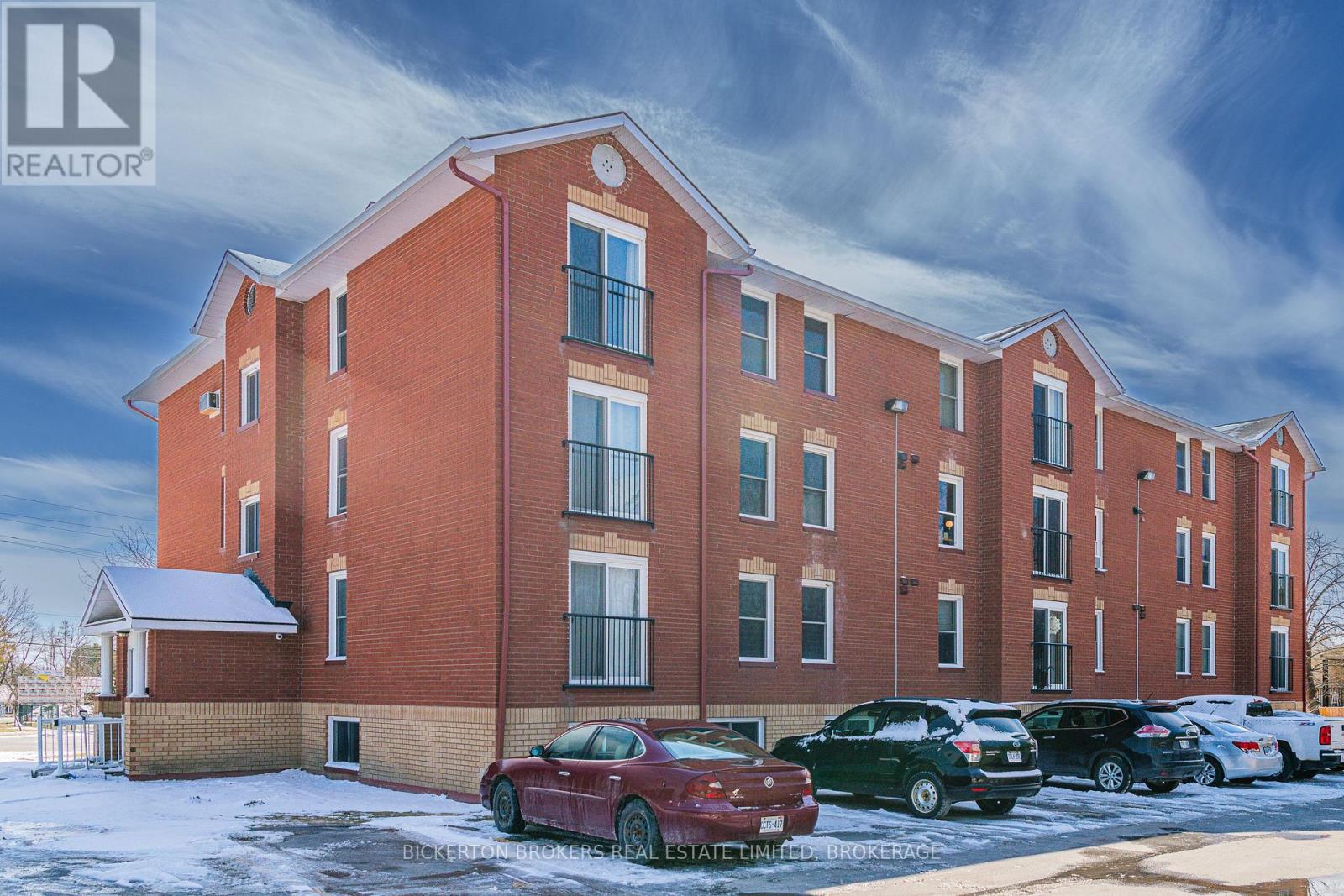 #101 540 TALBOT PLACE - 3