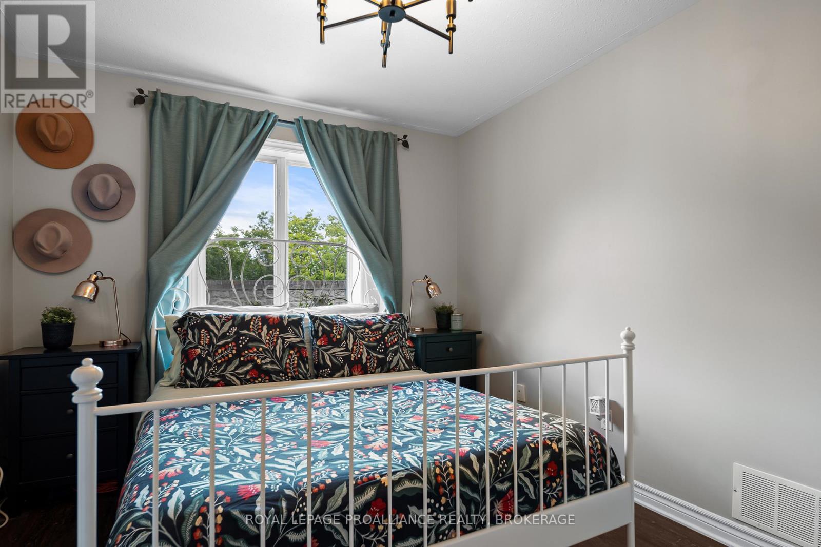 134 BRICELAND STREET - 25