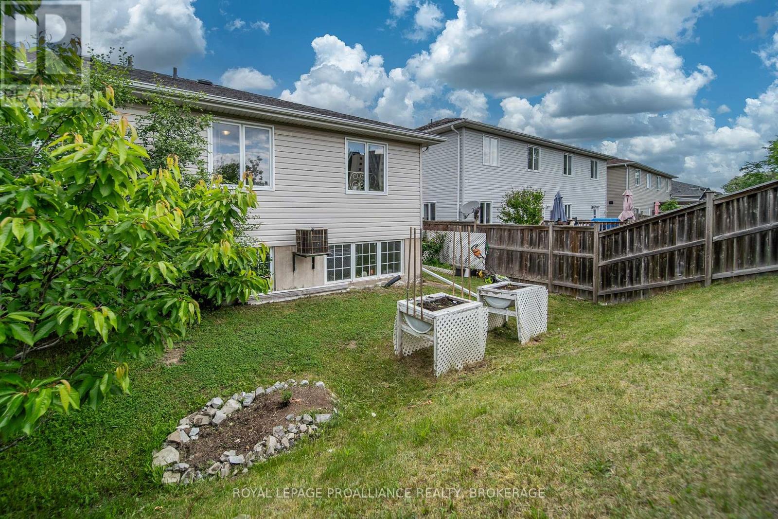 134 BRICELAND STREET - 39