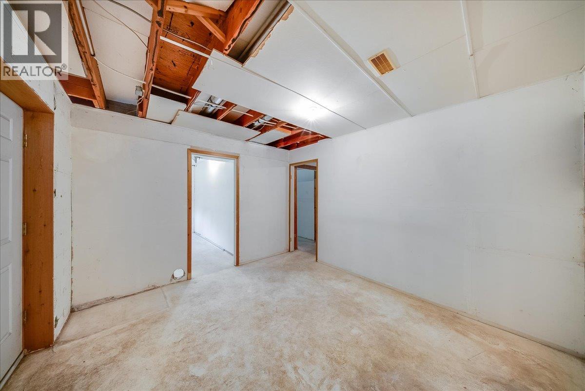 210 & 206 BELMOND Road - 20