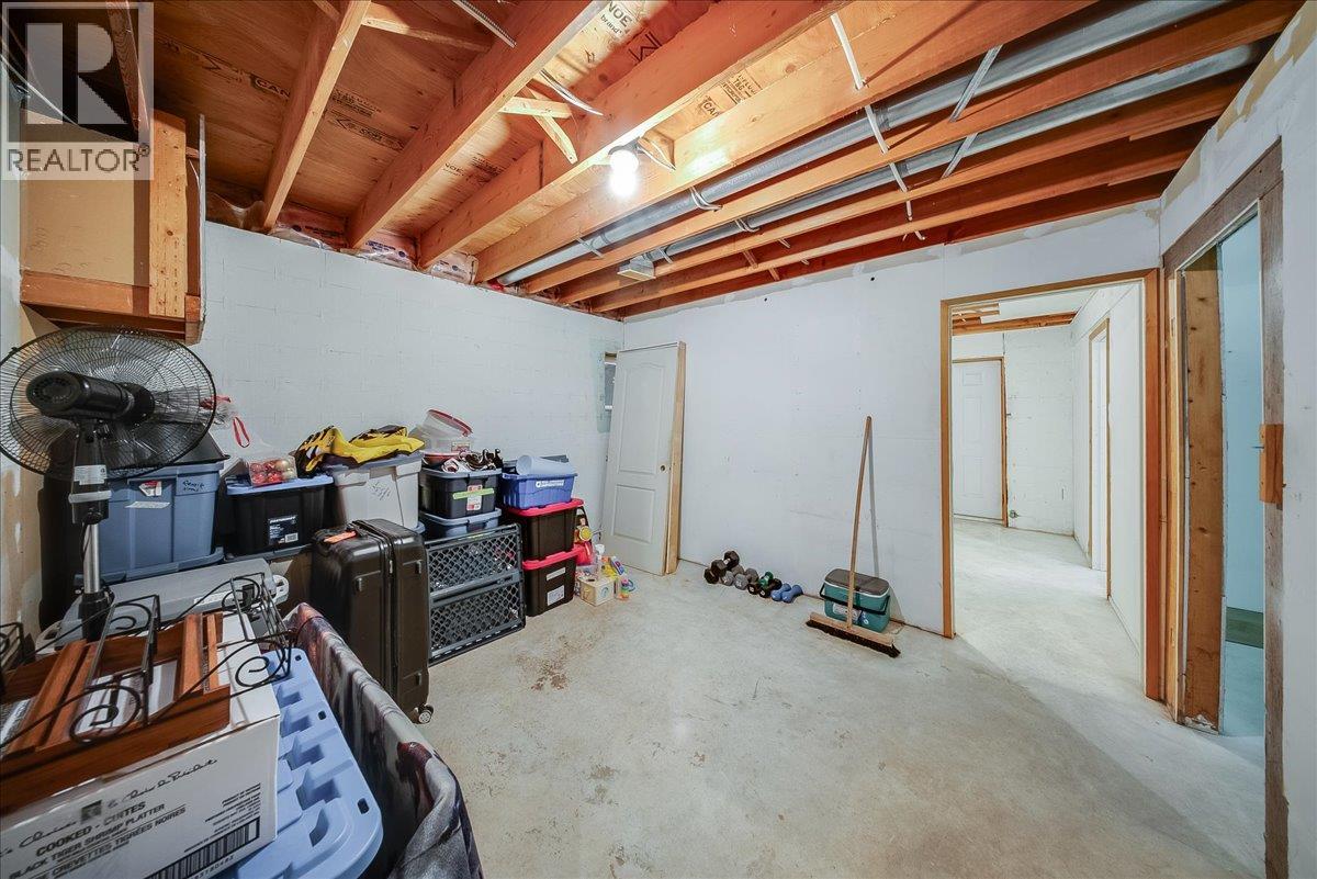 210 & 206 BELMOND Road - 25