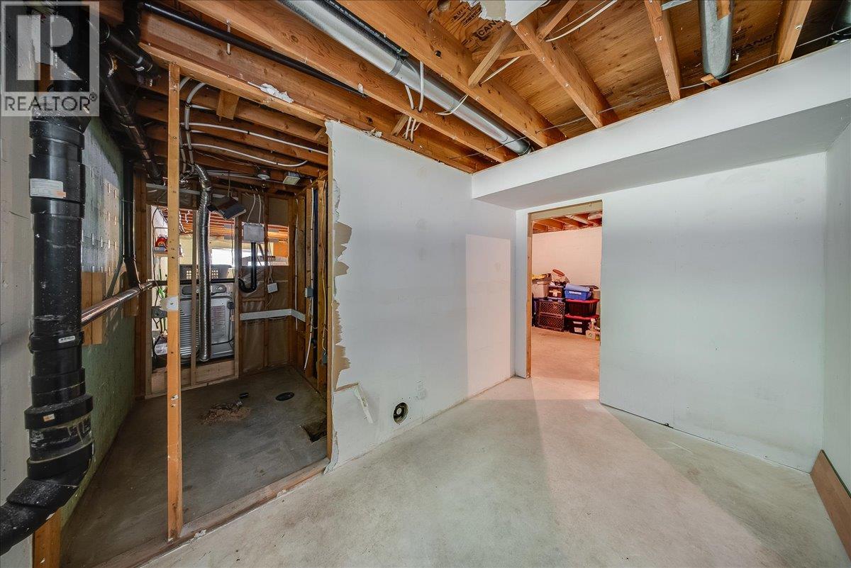 210 & 206 BELMOND Road - 27
