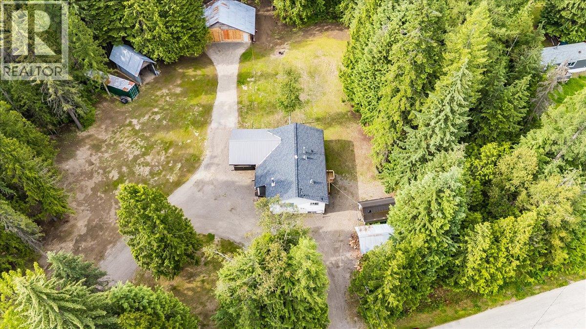 210 & 206 BELMOND Road - 52