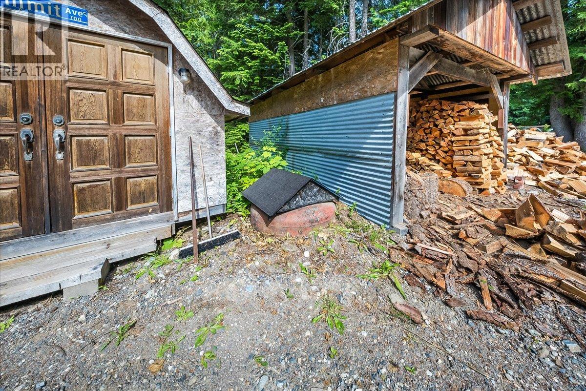 210 & 206 BELMOND Road - 49