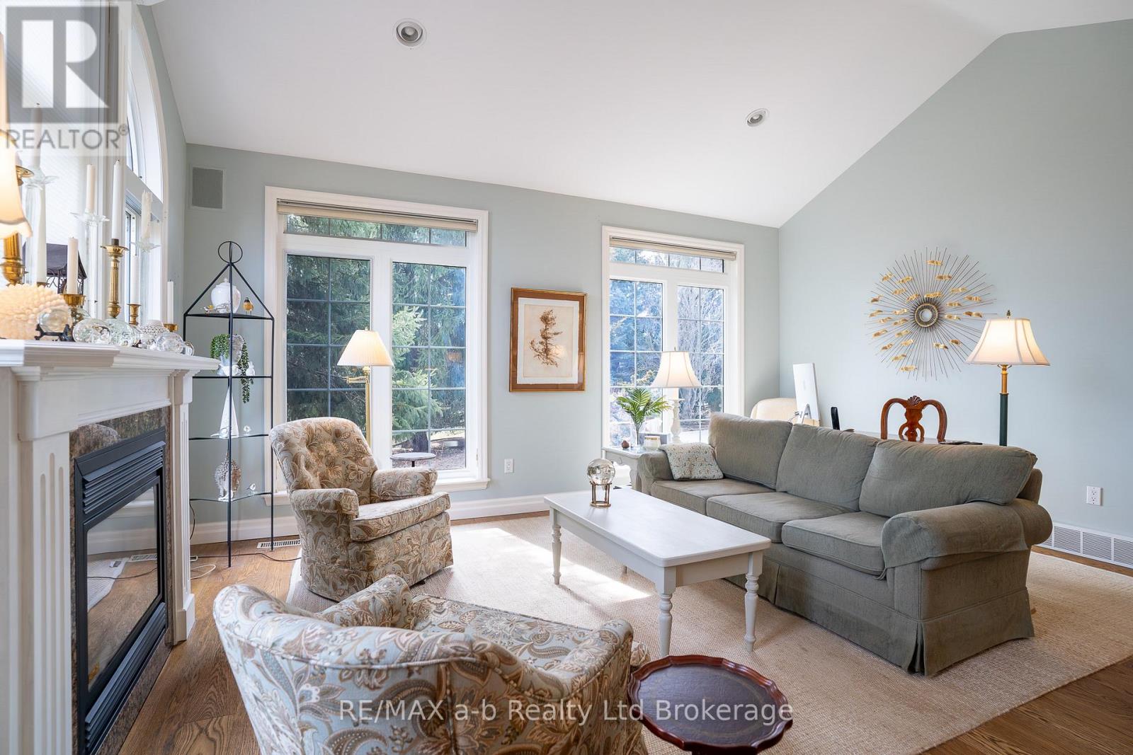 15 OTTERVIEW DRIVE - 10