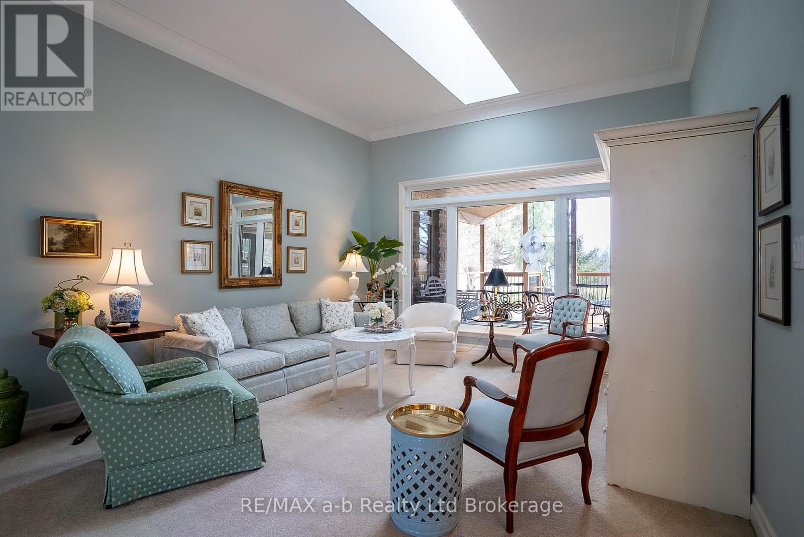 15 OTTERVIEW DRIVE - 16