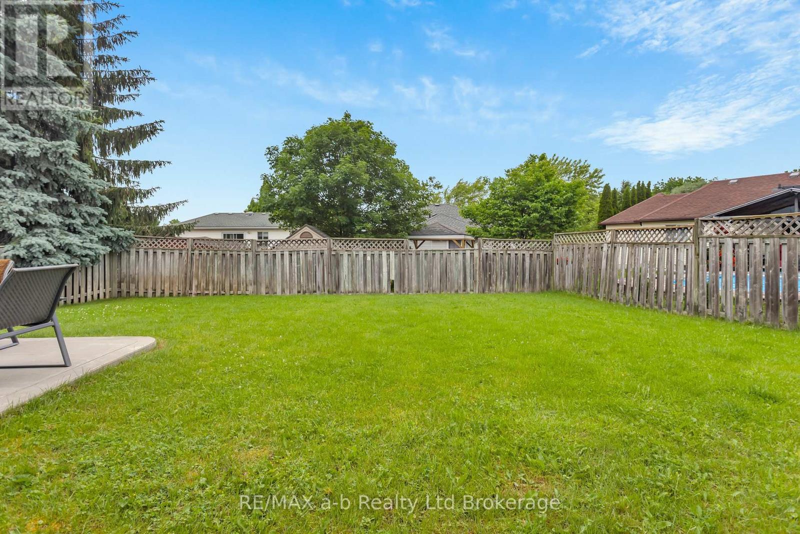 54 PEBBLE BEACH COURT - 30