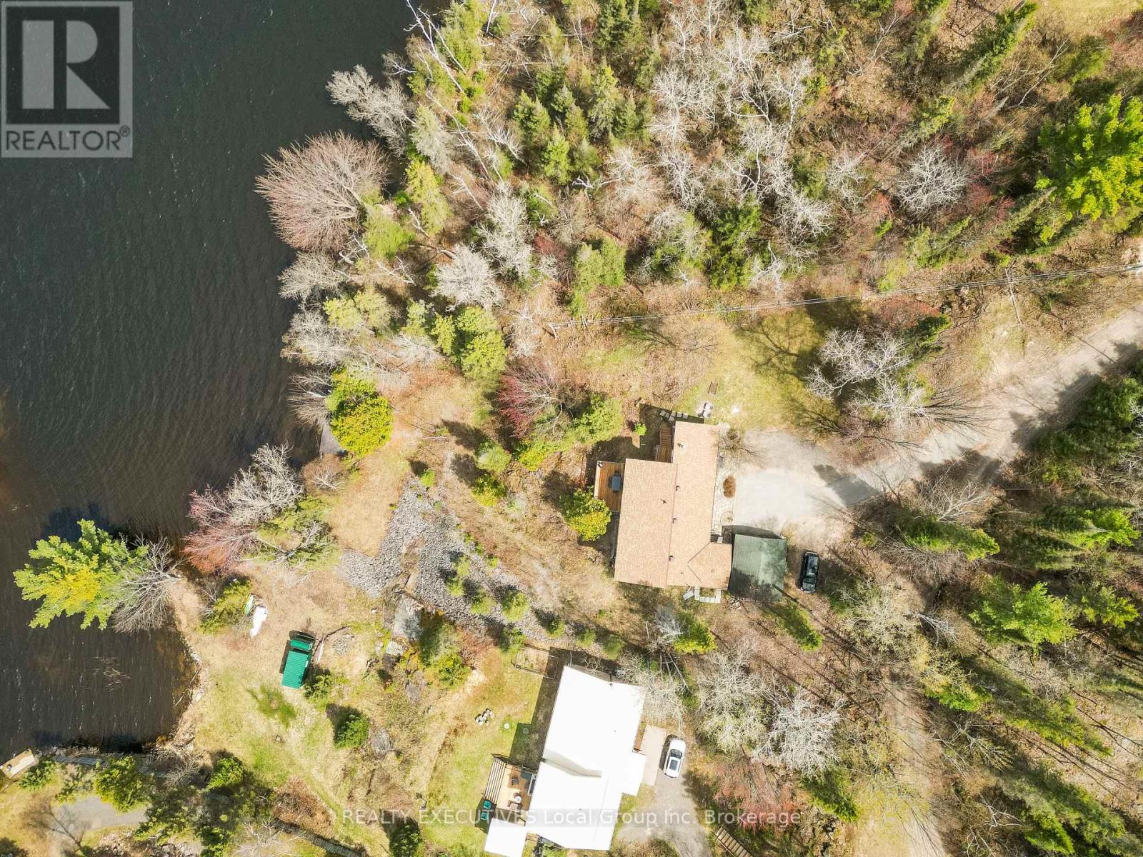 410 PINECREEK CRESCENT - 2