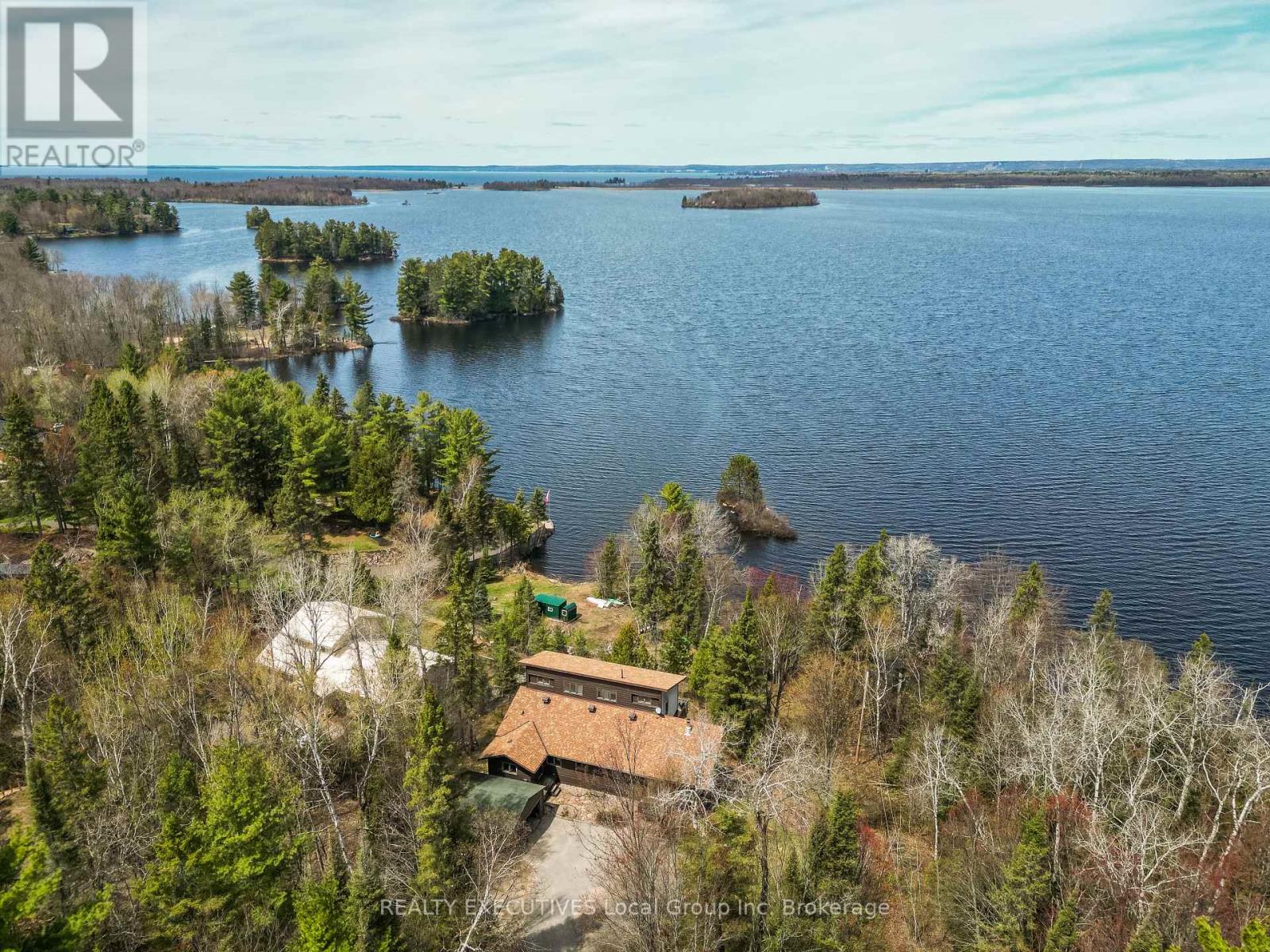 410 PINECREEK CRESCENT - 1