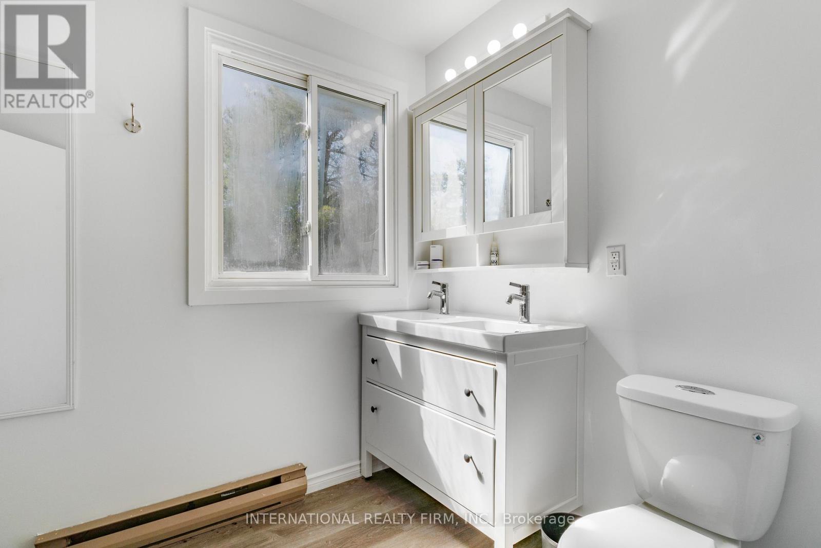 100 O'REILLY LANE - 26