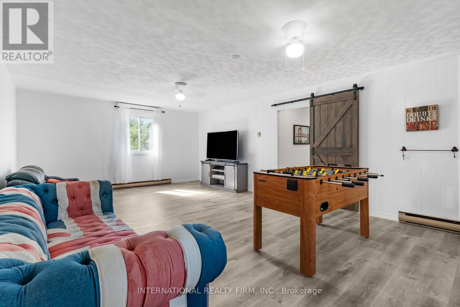 100 O'REILLY LANE - 32