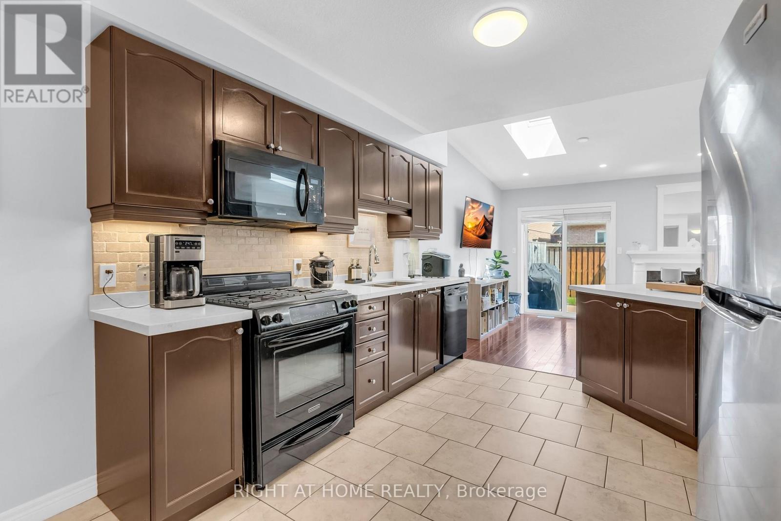 9 PERIWINKLE DRIVE - 17