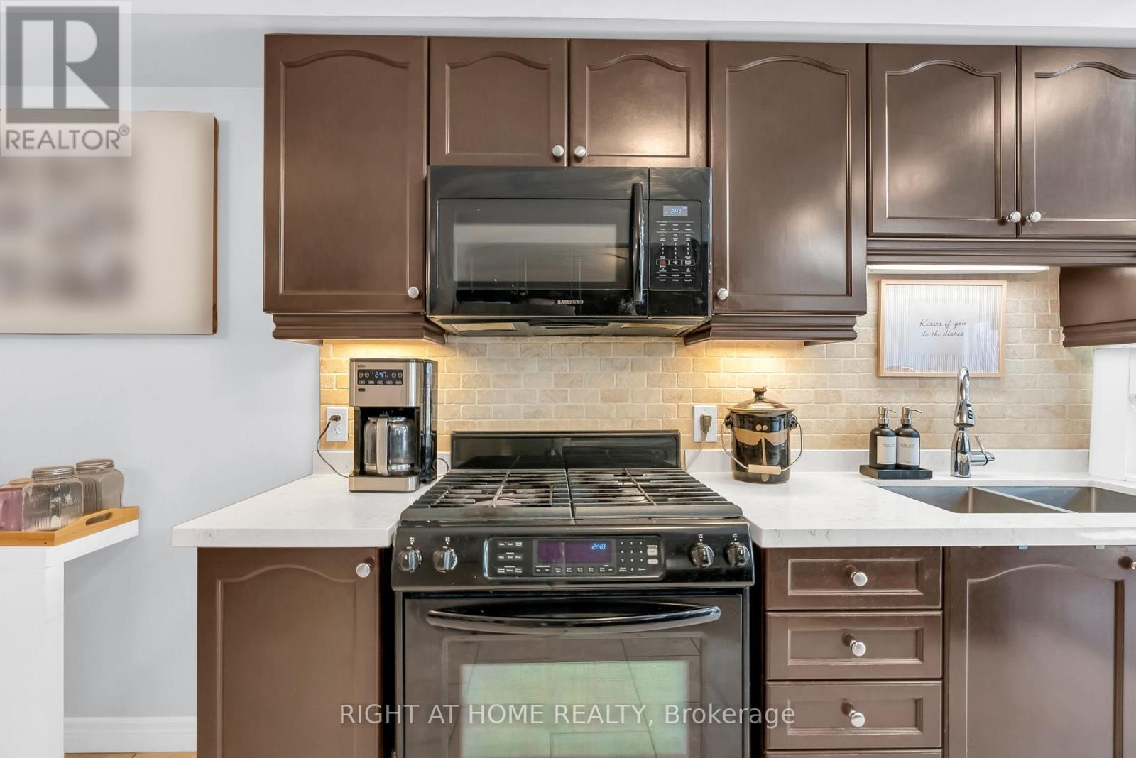 9 PERIWINKLE DRIVE - 18