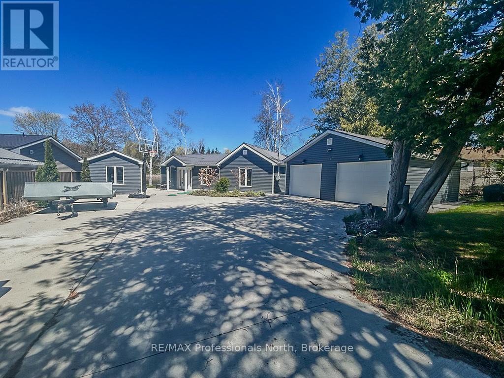 652 ROBEL DRIVE - 2