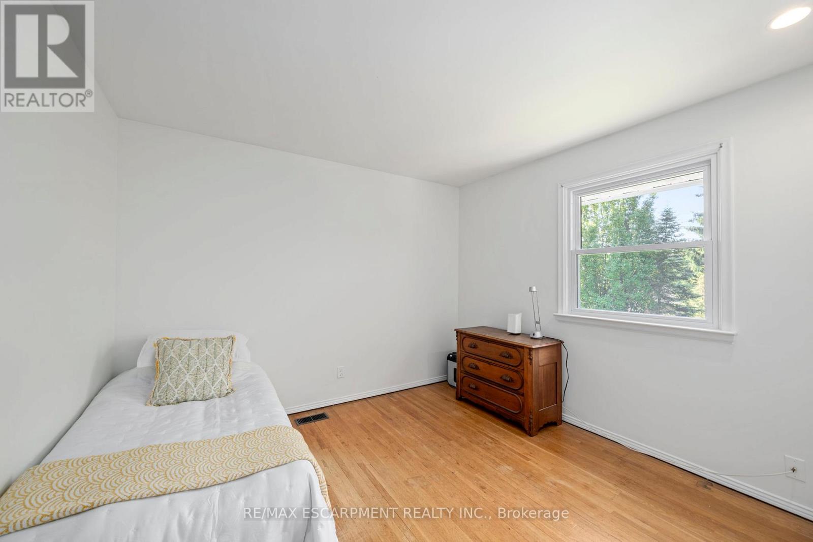 50 QUEEN MARY CRESCENT - 28