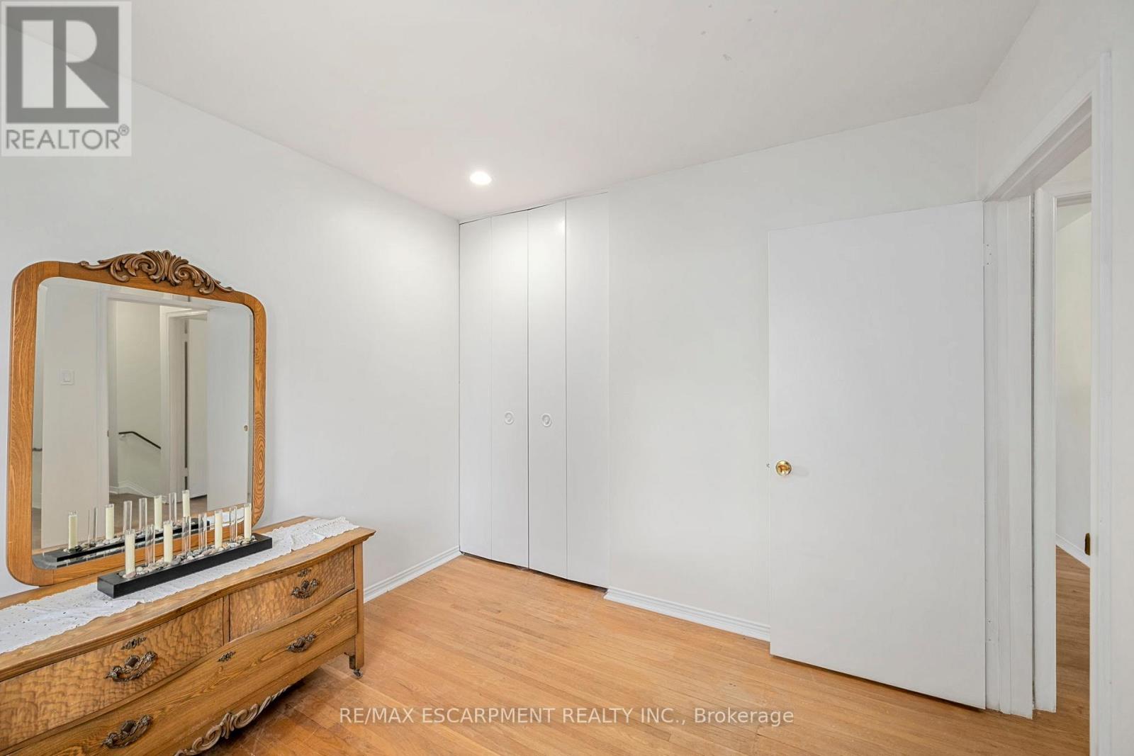 50 QUEEN MARY CRESCENT - 25