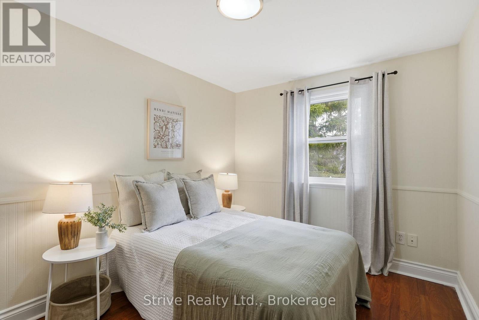 #33 1718 JOHN STREET - 14