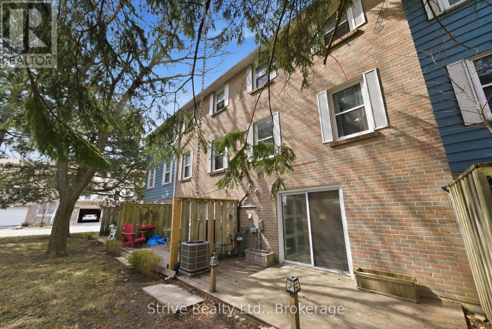 #33 1718 JOHN STREET - 25