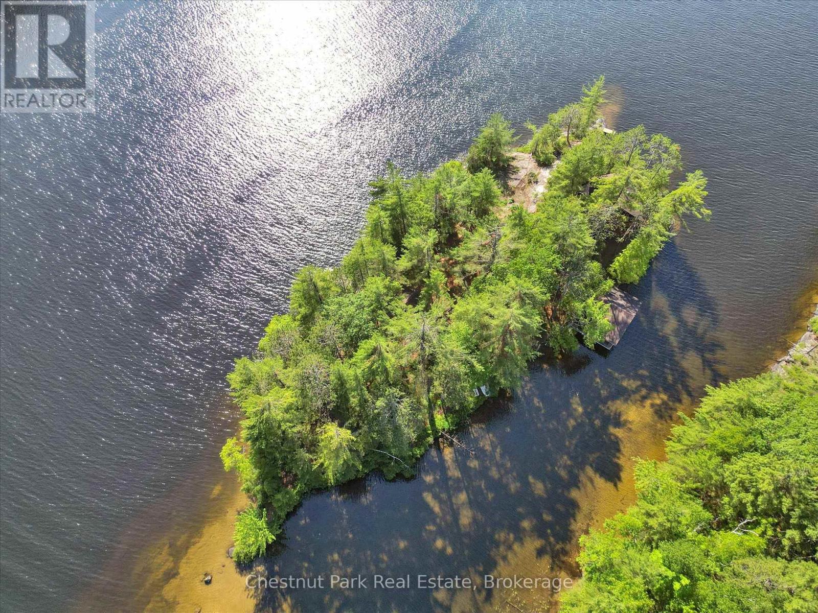 1 DIAMOND ISLAND - 4