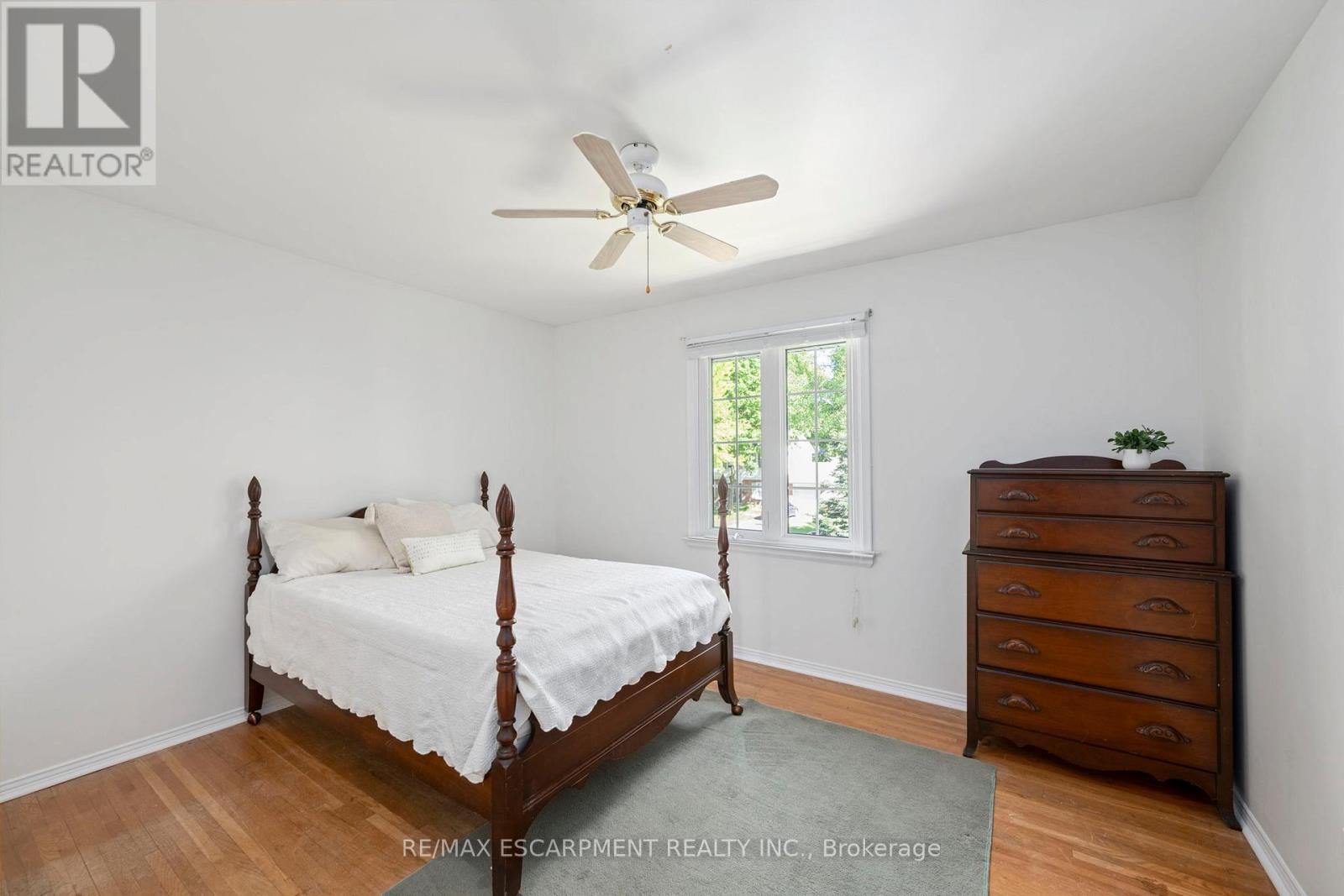 50 QUEEN MARY CRESCENT - 22