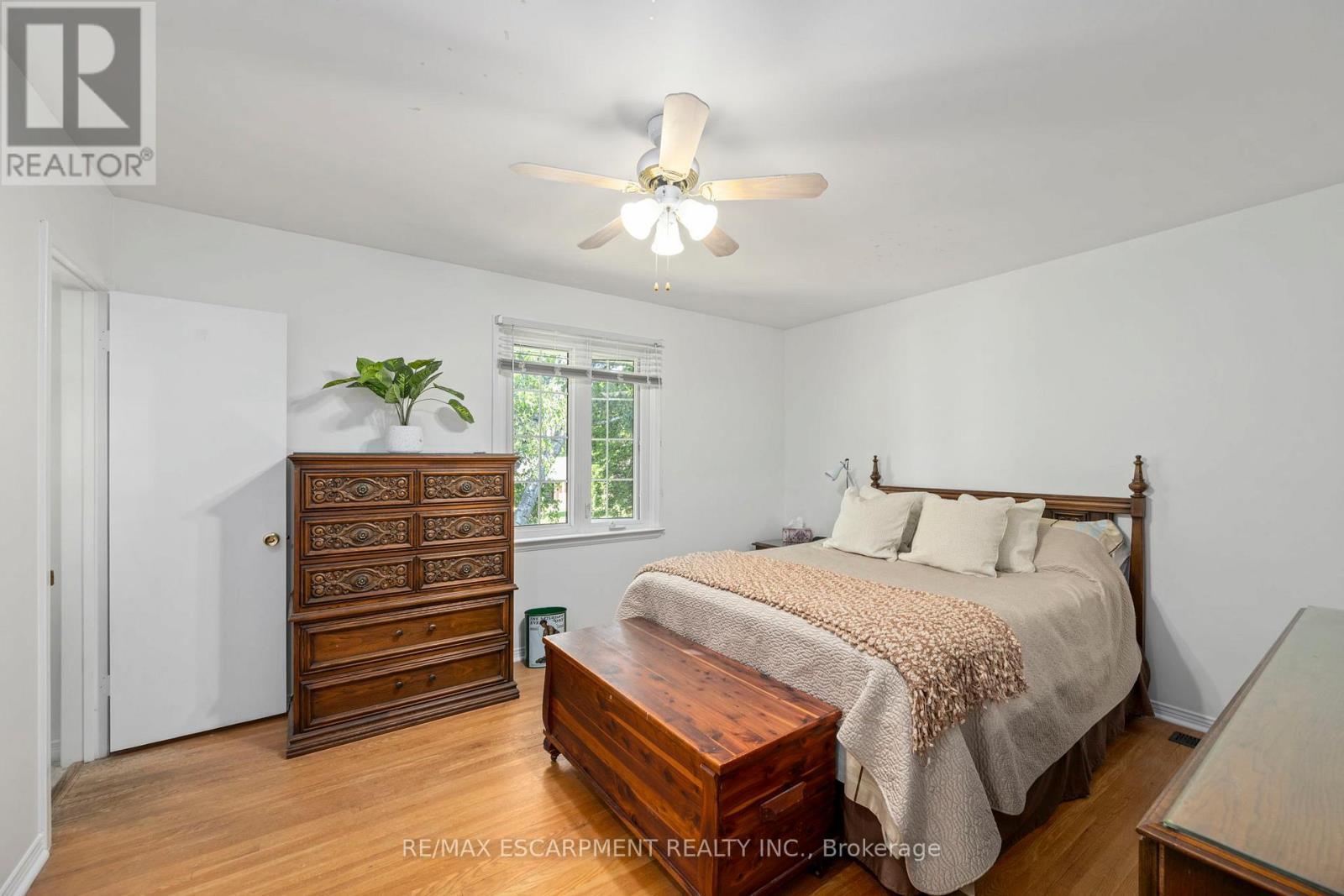 50 QUEEN MARY CRESCENT - 18