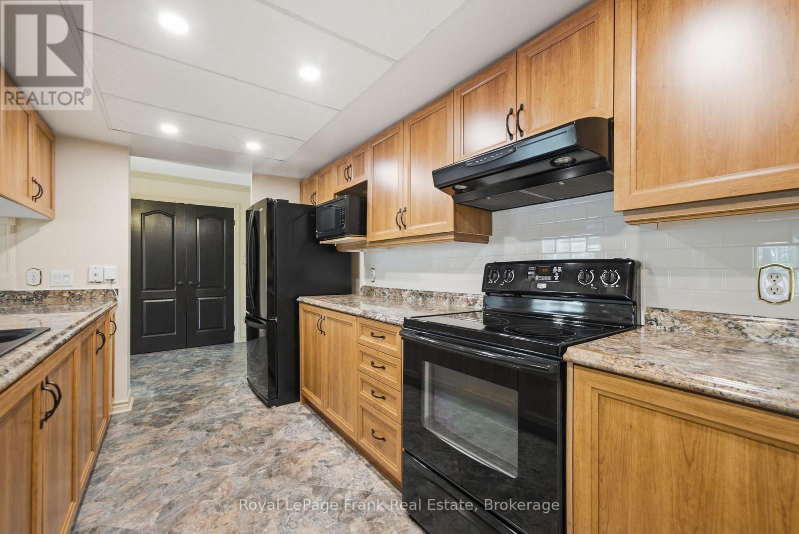 #110 51 RIVERMILL BOULEVARD - 21