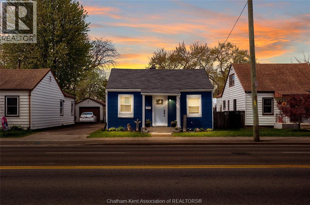14 McNaughton AVENUE - 1