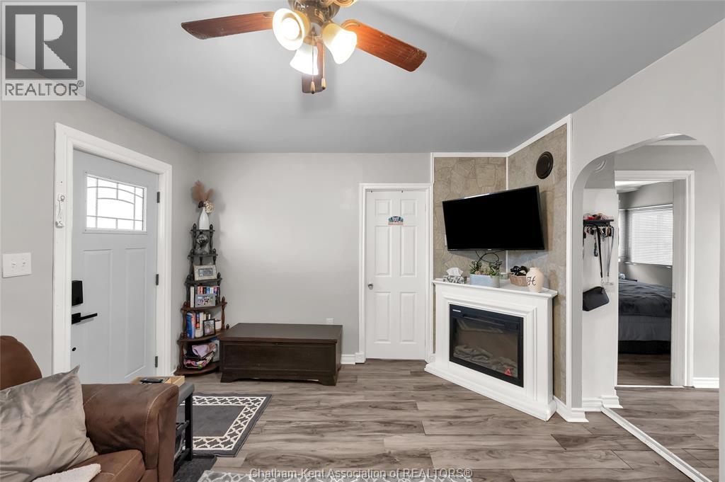 14 McNaughton AVENUE - 7