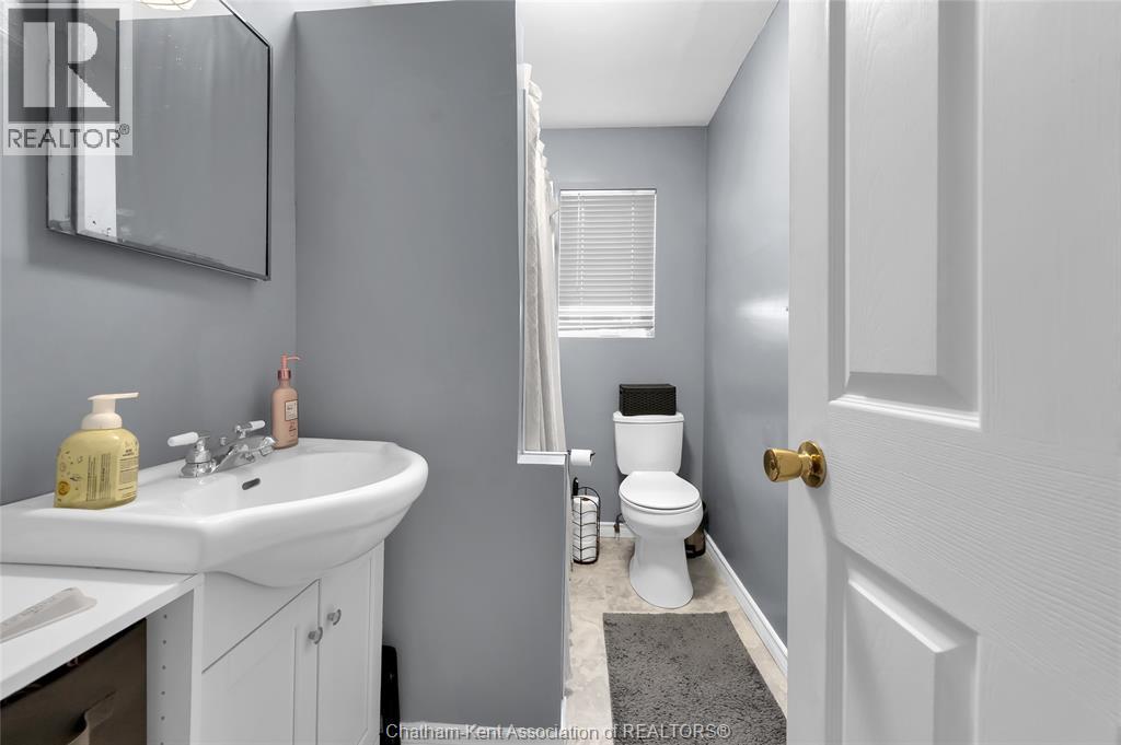 14 McNaughton AVENUE - 11