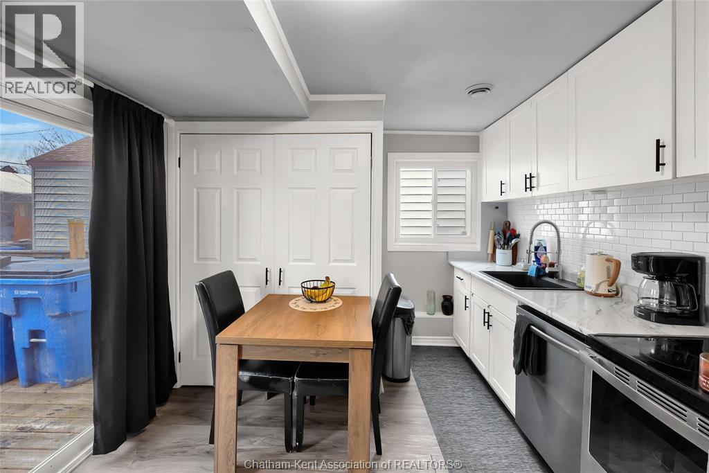 14 McNaughton AVENUE - 19
